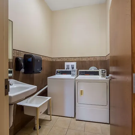 Surestay Hotel By Best Western Whittington Rend Lake