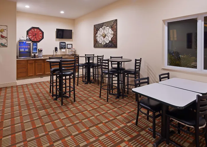 Hotel Surestay By Western Rend Whittington